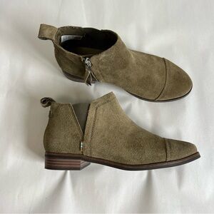 Toms Reese Suede Ankle Bootie Size 6